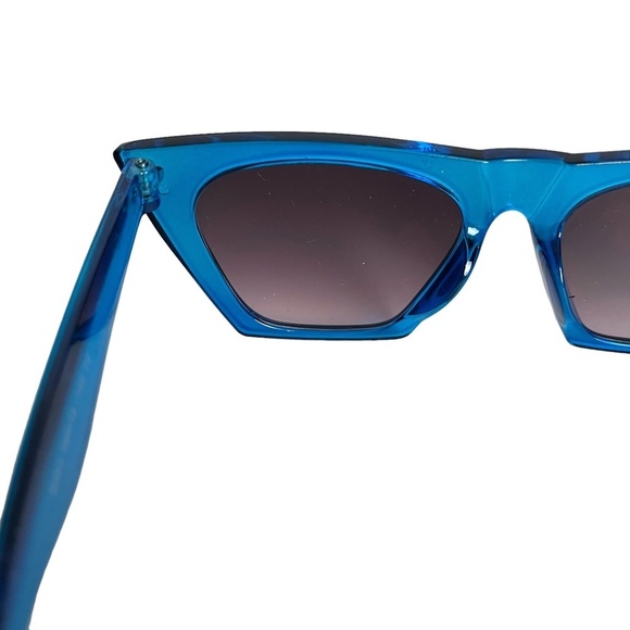 SUNGLASSES SUN GLASSES Blue Plastic Frames Cat Eye Shades Beach Vacation Summer - Picture 9 of 16